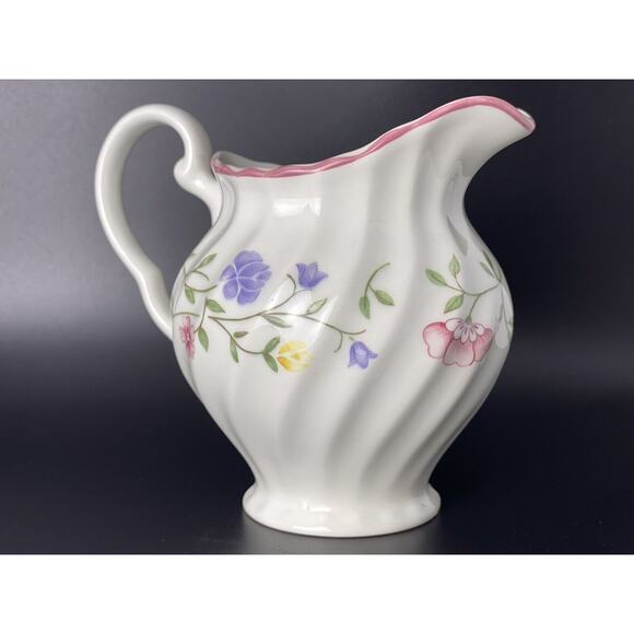 Johnson Brothers Summer Chintz Made in England Creamer 4.5”x 5.5” Incl. Handle - Picture 1 of 10